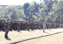 मिजोरम के डीजीपी ने मणिपुर विधानसभा चुनाव को लेकर ड्यूटी पर तैनात एसएपीएफ टीम को झंडी दिखाकर किया रवाना

