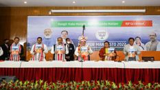 मणिपुर में भाजपा का घोषणापत्र जारी, मुफ्त रसोई गैस सिलेंडर और लैपटॉप देने का वादा