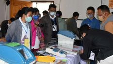 Manipur poll 2022: इंफाल पश्चिम में अंतिम यादृच्छिकरण, VVPAT, EVM की कमीशनिंग 