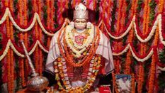 Hanuman Jayanti 2022: मनोकामना पूर्ति के लिए जाप करें हनुमान जी के बारह नाम, मिलेंगे चमत्कारी फल

