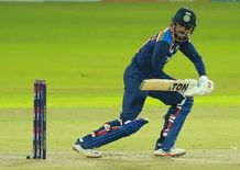 श्रीलंका के खिलाफ दूसरे T20 से पहले टीम इंडिया को लगा बड़ा झटका, सीरीज से बाहर हुआ ये दिग्गज खिलाड़ी
