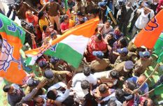 ईडी के सोनिया, राहुल के समन पर मणिपुर कांग्रेस का प्रदर्शन 

