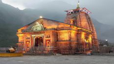 Kedarnath Temple Reopen: श्रद्धालुओं के लिए केदारनाथ धाम के कपाट खुले , 6 महीने बाद समाधि से बाहर आ गए बाबा