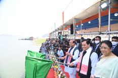 भारत-बांग्लादेश प्रोटोकॉल मार्ग से गुवाहाटी पहुंचा पहला मालवाहक जहाज, CM ने कही बड़ी बात