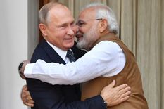 मोदी निभाएंगे पुतिन से दोस्ती , रूसी अर्थव्यवस्था पर बढ़ती पाबंदियों के बीच रूस से छूट पर कच्चा तेल खरीदने को तैयार भारत