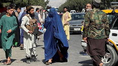 तालिबान ने जारी किया एक और खतरनाक फरमान, चलती-फिरती कैदी बनकर रह जाएंगी महिलाएं