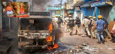 रामनवमी पर हिंसा करने वालों पर टूटा पुलिस का कहर, 3 राज्यों में लोग किए 130 गिरफ्तार, घर तोड़े