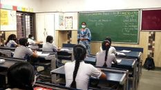 दिल्ली में 3.75 लाख बच्चों ने प्राइवेट स्कूल छोड़ा, सरकारी स्कूलों में लिया एडमिशन, जानिए क्यों
