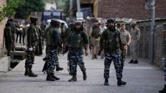 जम्मू-कश्मीर के शोपियां में सुरक्षा बलों और आतंकियों के बीच मुठभेड़, दो नागरिक घायल 