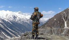 चीनी सेना के टॉप कमांडर के विजिट के बाद सिक्किम LAC पर हाई अलर्ट, मुंहतोड़ जवाब देने को तैयार भारतीय सेना