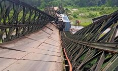 अरुणाचल में ट्रक का वजन नहीं सह पाया बेली पुल, तीन लोगों को आई चोटें