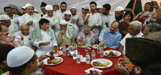 मुस्लिमों की रोजा इफ्तार पार्टी में हिंदुओं को बुलाकर परोसा गाय का मांस, मचा हंगामा