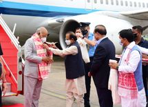 राष्ट्रपति रामनाथ कोविंद पहुंचे गुवाहाटी, गवर्नर जगदीश मुखी ने किया स्वागत