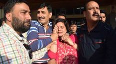 घाटी में कश्मीरी पंडितों पर बढ़ा हत्याचार :  राहुल भट की हत्या से गुस्से में कश्मीरी पंडित, विरोध प्रदर्शन
