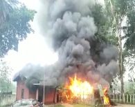 असमः पुलिस थाने को आग लगाने के मामले में 5 के खिलाफ दर्ज होगा यूएपीए के तहत मामला