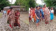 Assam IAS को सलाम, कीचड़ में पैदल चलकर लोगों की कर रही है मदद