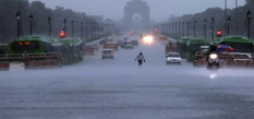 आंधी-तूफान के साथ झमाझम बारिश, दिल्ली समेत इन इलाकों में सुहाना हुआ मौसम