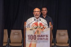 100 दिनों की कार्य योजना में पूरी की जाएगी सरकारी योजनाएं, सीएम बीरेन सिंह ने  किया शुभारंभ