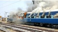 मोदी सरकार की अग्निपथ स्कीम के विरोध में जमकर हुआ बवाल, बिहार में प्रदर्शनकारियों ने फूंक दी ट्रेन