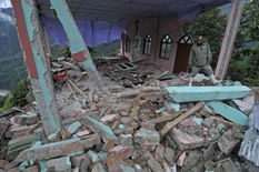 पूर्वी सिक्किम में भूस्खलन, मलबे में दबे 8 लोगों को सेना ने बचाया, एक की मौत
