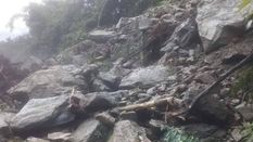 भारी बारिश के बाद भूस्खलन से बेहाल हुआ सिक्किम, तीन पुलिसकर्मियों सहित पांच की मौत