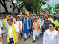अगरतला उपचुनाव में भाजपा प्रत्याशी डॉ अशोक सिंह के समर्थन के लिए पूर्व सीएम बिप्लब देब ने निकाली पदयात्रा