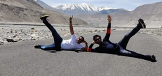 मन में यात्रा वृत्तांत लिखने का ख्याल, अरुणांचल से लद्दाख तक पैदल यात्रा पर निकले 2 दोस्त