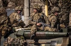 यूक्रेन के 144 सैनिकों ने की घर वापसी, शरीर पर हैं जलने-कटने के गहरे निशान 




