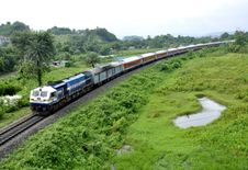 सिमलुगुरी - डिब्रूगढ़ टाउन के बीच यात्री ट्रेन की सेवा को बहाल करेगा एनएफ रेलवे