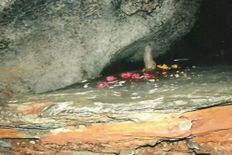 भारत की इस जगह पर है पाताल भुवनेश्वर गुफा, यहां छिपा है कलयुग के अंत का रहस्य
