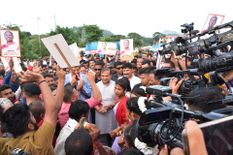जीत का जश्न! द्रौपदी मुर्मू को बधाई देने के लिए मुख्यमंत्री हिमंता ने पार्टी कार्यकर्ताओं के साथ निकाली भव्य रैली
