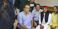 सपा नेता आजम खान की तबीयत बिगड़ी, मेदांता अस्‍पताल के ICU में भर्ती