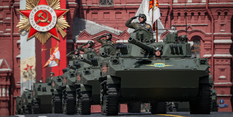 यूक्रेन युद्ध में रूस के पास कम पड़े हथियार, सीरिया के मंगा रहा सैन्य वाहन