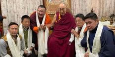 सिक्किम सरकार के प्रतिनिधिमंडल ने की दलाई लामा से मुलाकात, अक्टूबर में आने का दिया निमंत्रण