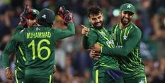 टी20 विश्व कप : पाकिस्तान की  सेमीफाइनल दौड़ की उम्मीदें बरकरार, साउथ अफ्रीका को 33 रनों से हराया 