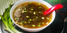 सर्दियों में इम्यूनिटी बूस्ट करने के लिए जिंजर गार्लिक सूप का करें सेवन, बहुत आसान है बनाना



