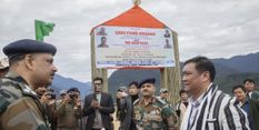 अरुणाचल में भारत-चीन सीमा के अंतिम गांव पहुंचे CM पेमा खांडू, जताया विकास का भरोसा



