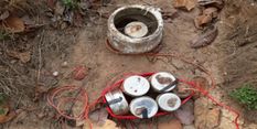 मणिपुर में टला बड़ा हादसा, इंफाल में बम बरामद 



