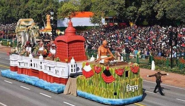 त्रिपुरा की झांकी अव्वल, दूसरे स्थान पर जम्मू कश्मीर की झांकी - Republic Day tableau of Tripura is on 1st position Jammu Kashmir got second place | Dailynews