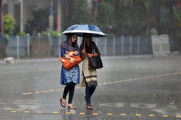 मौसम विभाग की चेतावनी, लगातार 2 महीने तक होगी भारी बारिश, जानिए कहां-कहां -  Weather report today heavy rainfall for two months august and september |  Dailynews